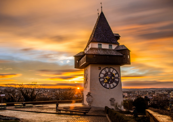     Wieża zegarowa w Grazu 